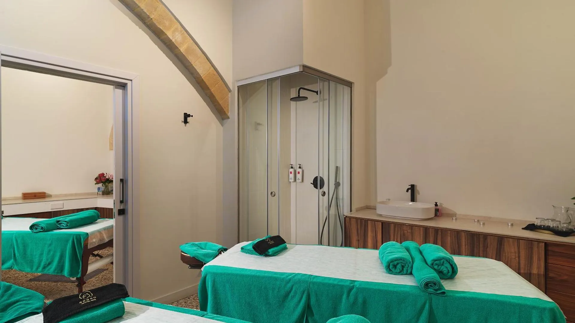 Leonardo Boutique Hotel Larnaca 4*,  Cipru